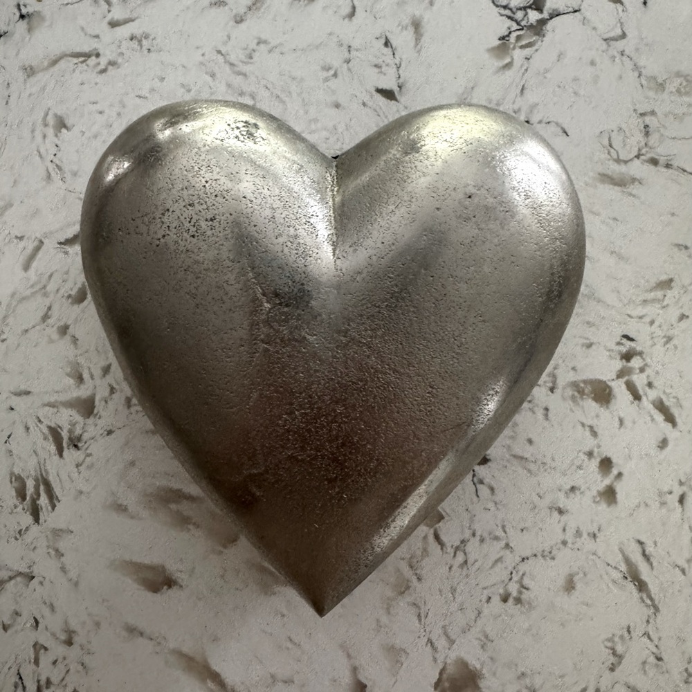 Decorative heart object / paper weight